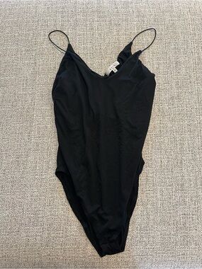 gaze Black V-Neck Spaghetti Strap Bodysuit
